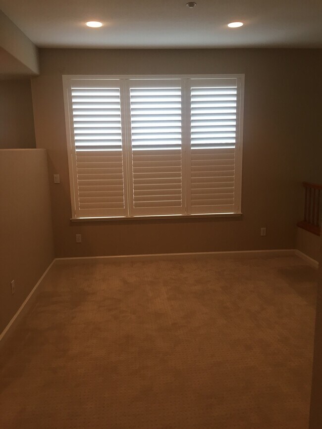 Building Photo - 4057 Crandall Cir