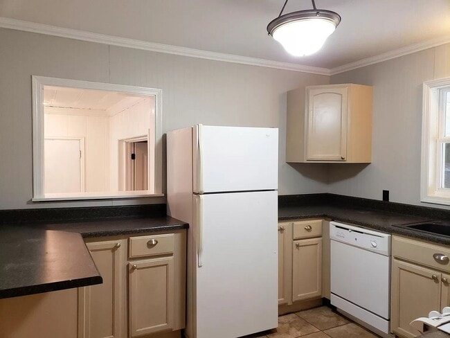 Building Photo - 3 bd/1 ba 1,272 sqft single family home