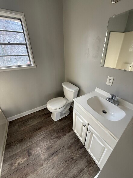 Building Photo - 605 80th St S