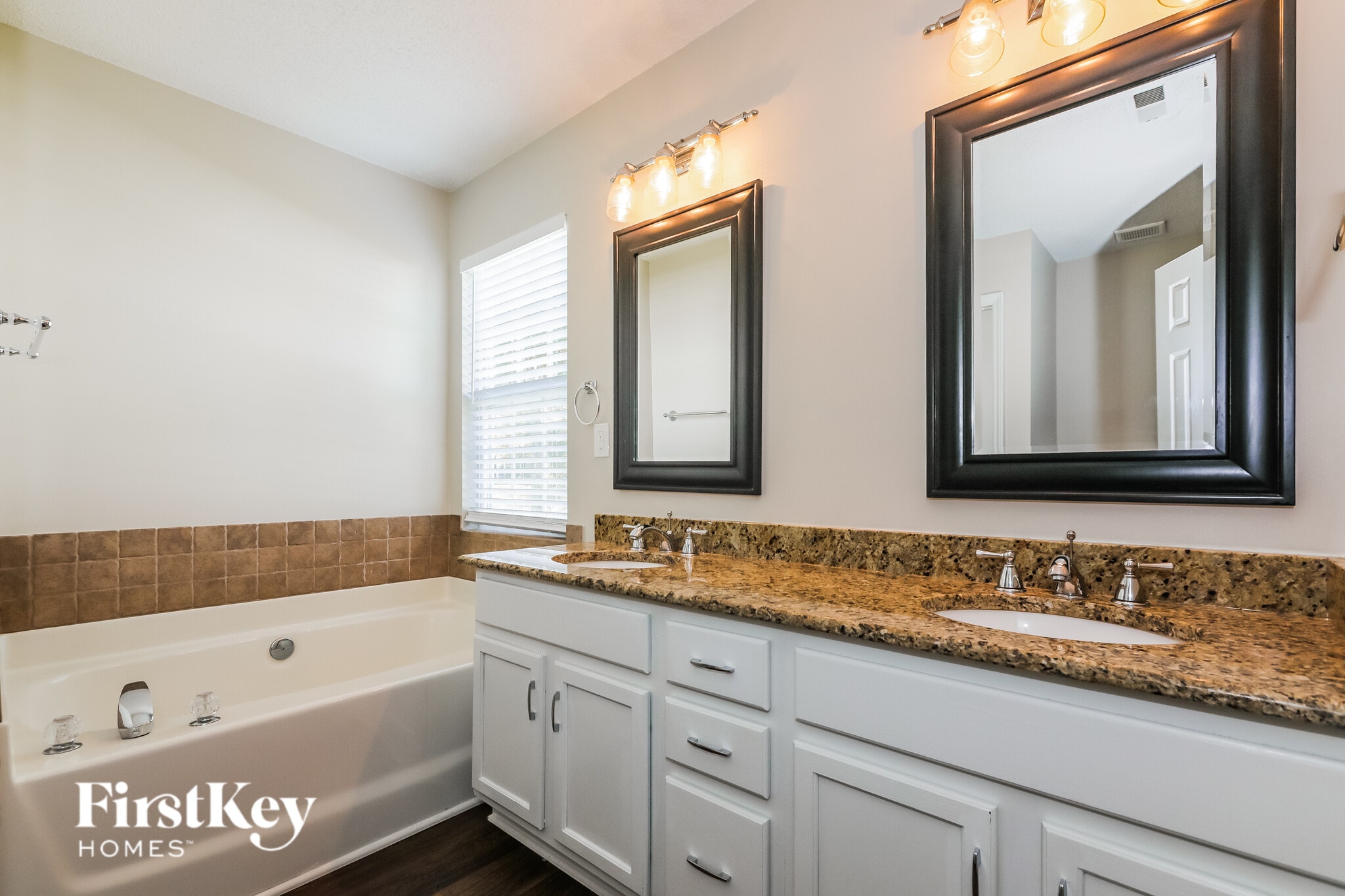 Building Photo - 1051 Enderbury Dr