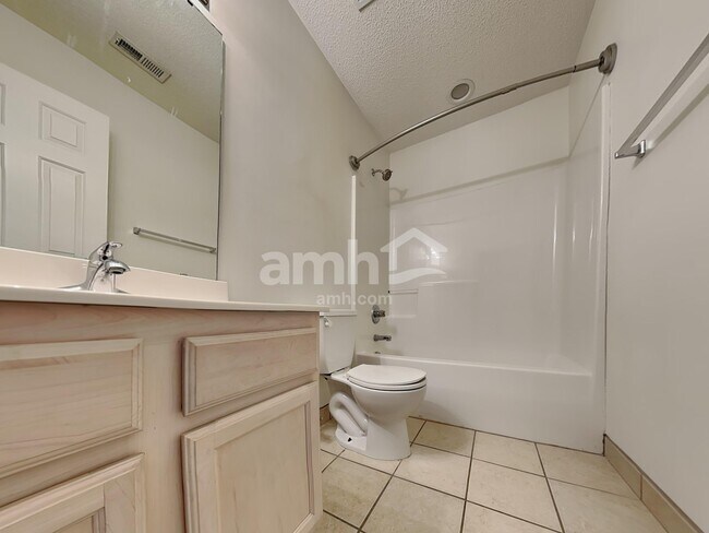 Building Photo - 124 Trayesan Dr