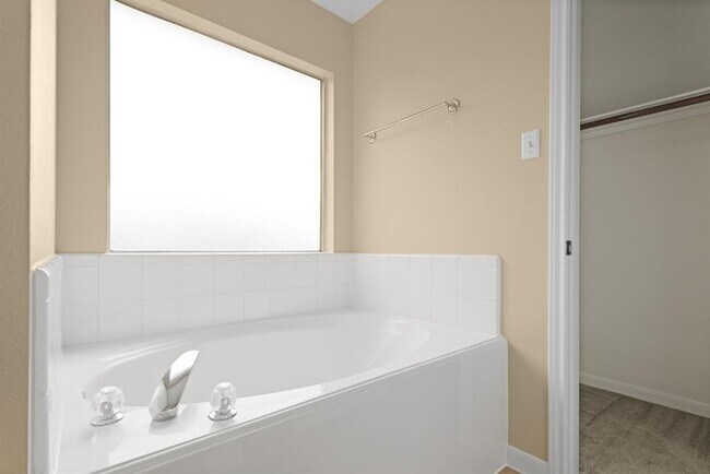 Building Photo - 12206 Innisfall Cir