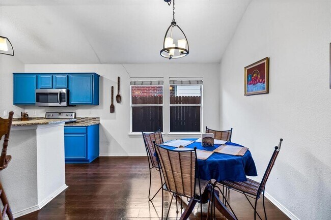 Building Photo - 1055 Port Sullivan Dr