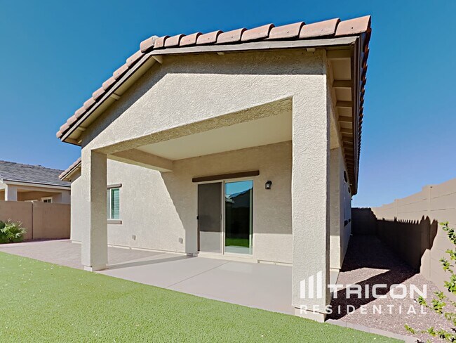 Building Photo - 21407 W Alvarado