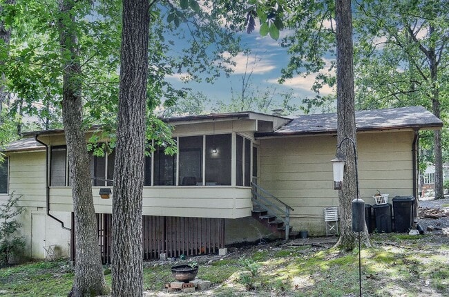 Building Photo - Lake DeSoto Area | Home |Unfurnished