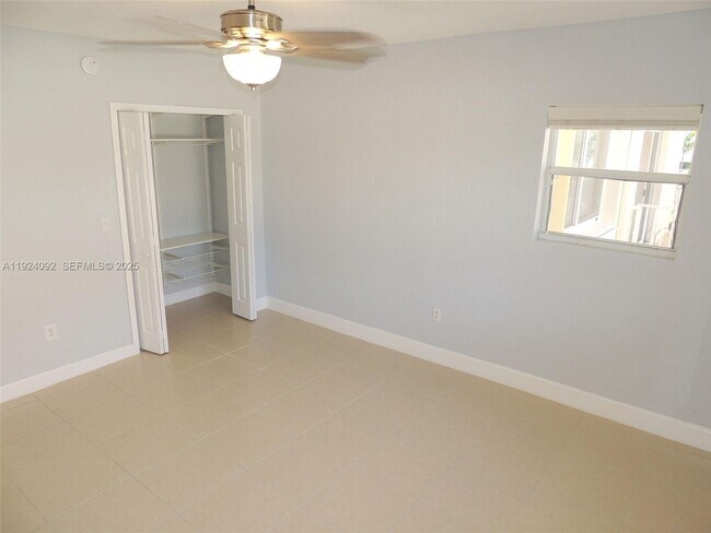 Building Photo - 1152 99th St