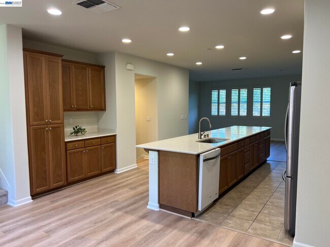 Building Photo - 5683 Melodia Cir