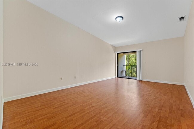 Building Photo - 2525 NE 135th St