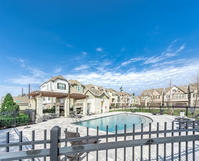 Building Photo - 11027 Acorn Falls Dr