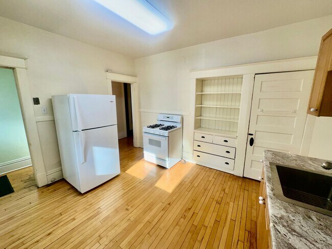 Building Photo - Spacious 3-Bedroom w/ Sundeck & In-Unit Laundry!