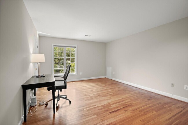 Building Photo - 9809 Hall Rd