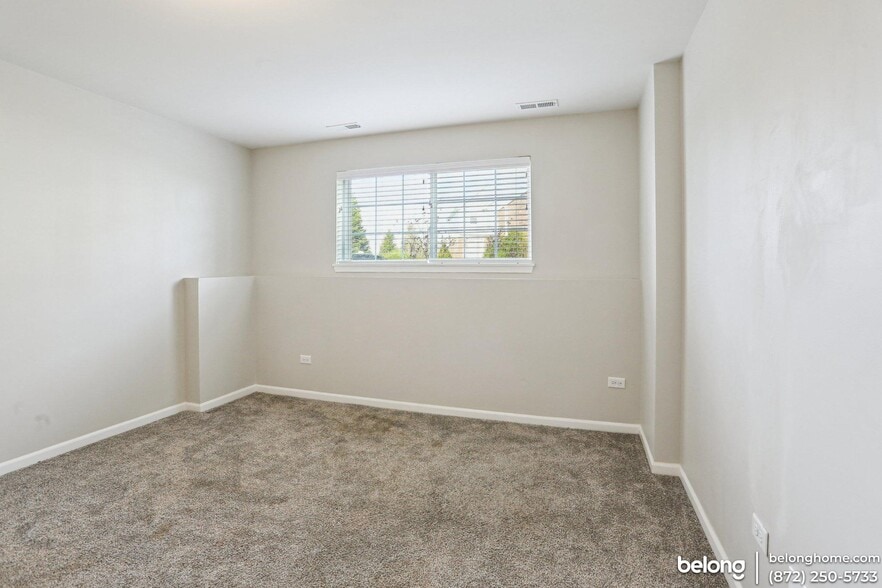 Building Photo - 2909 Madison Dr
