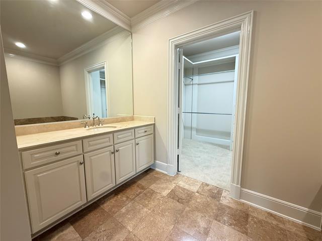 Building Photo - 6425 Bandera Ave