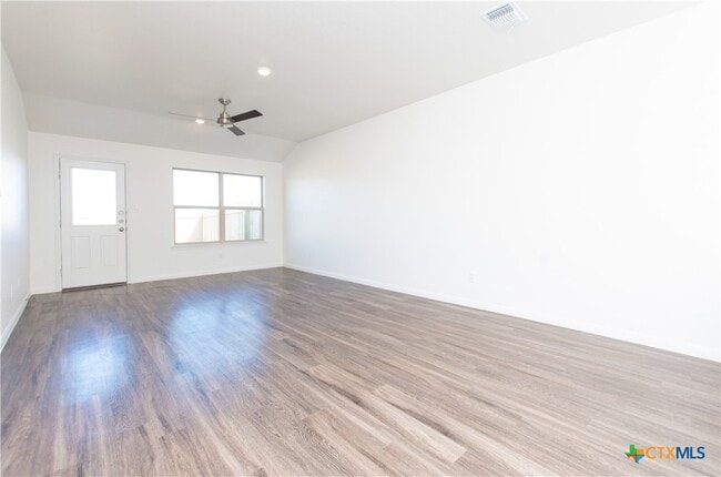 Building Photo - 5815 Betty Lou Dr