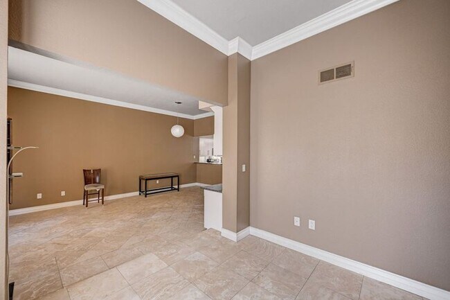 Building Photo - 210 E Flamingo Rd