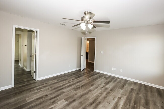 Building Photo - 10012 Portaferry Dr