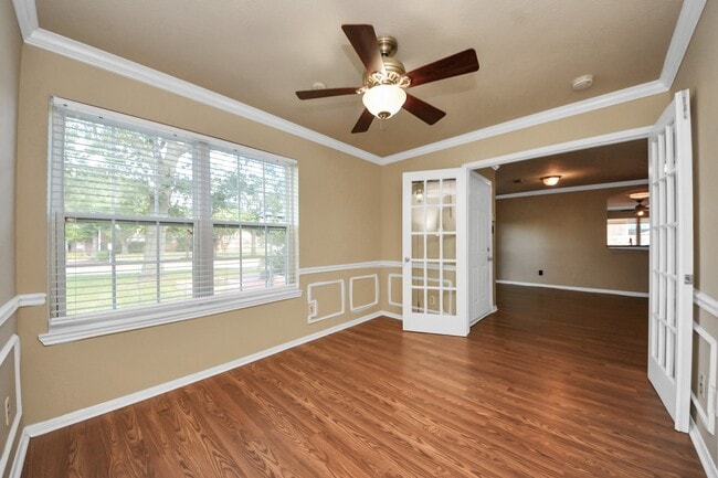 Building Photo - 1702 Kemah Oaks Dr