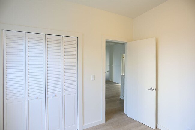 Building Photo - 2131 Fillmore St