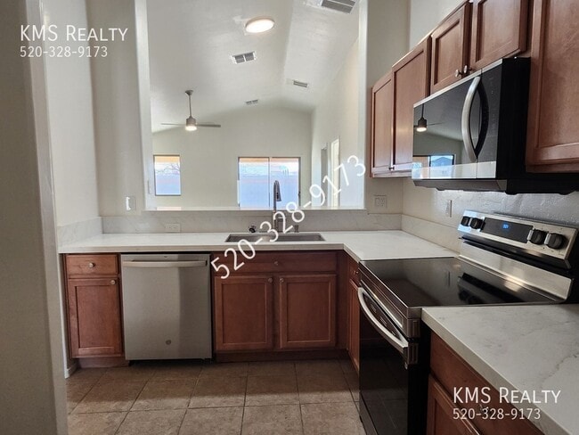 Building Photo - 6603 E Ladonna Ln