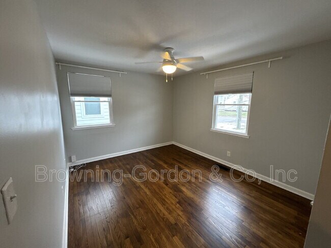 Building Photo - 5817 Carl Pl