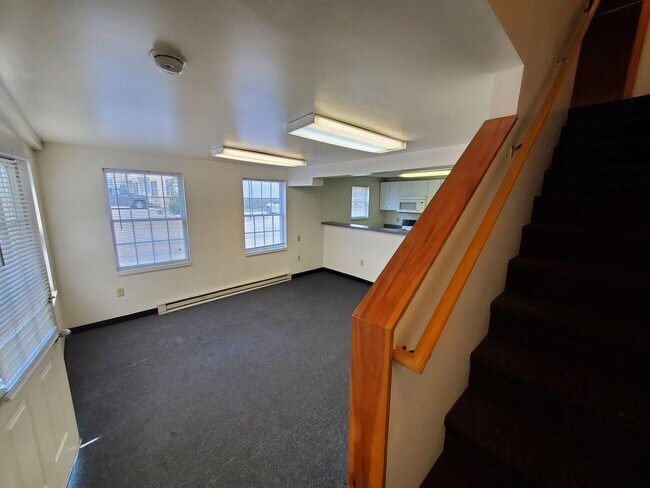 Building Photo - 113 N Sparks St