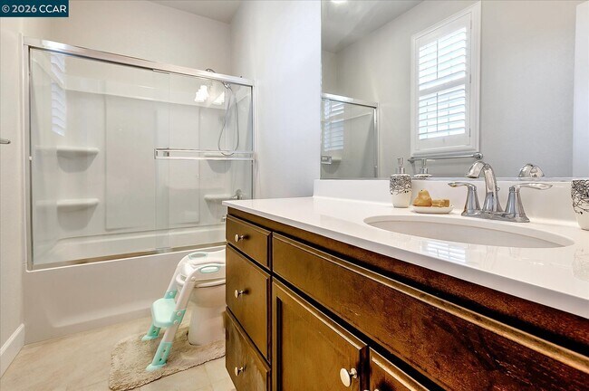 Building Photo - 582 Mandevilla Dr