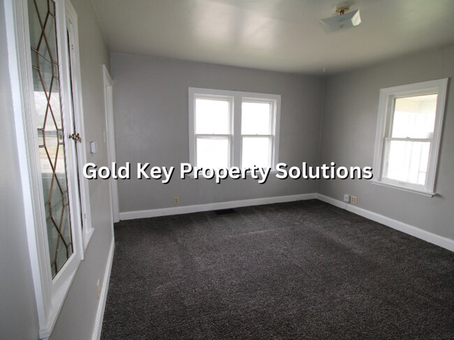 Building Photo - 2 BR 1 BA House with 2 Covered Porches and Huge Garage (NO SECTION 8)