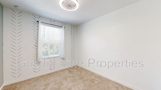 Building Photo - 10340 Oakside Dr