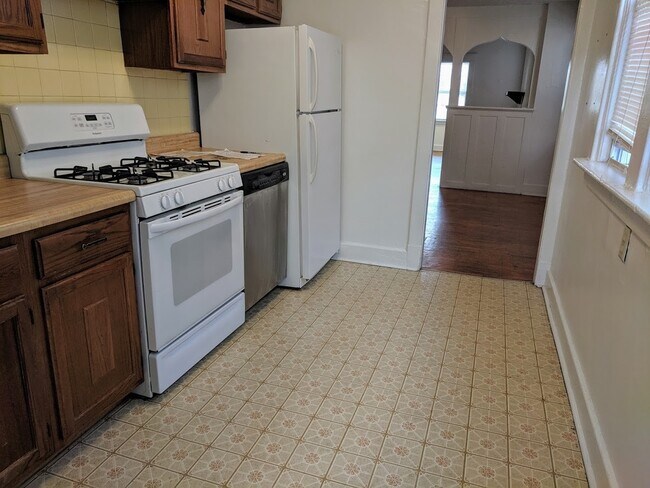 Building Photo - Great 1st Floor Duplex in Shadyside!