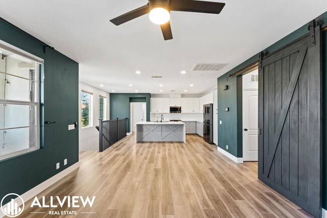 Building Photo - Turnkey 2 Bedroom, 2.5 Bath End Unit Townhome Available NOW in Rancho Mission Viejo!