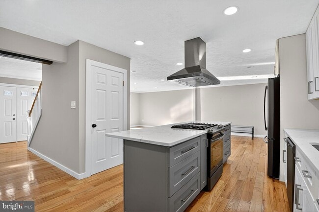 Building Photo - 14982 Gold Post Ct