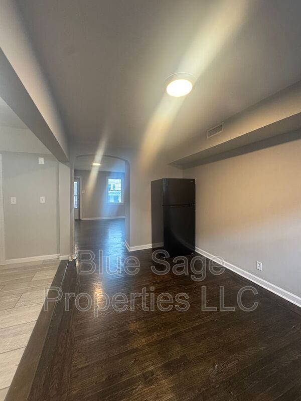 Building Photo - 7059 Greenwood Ave