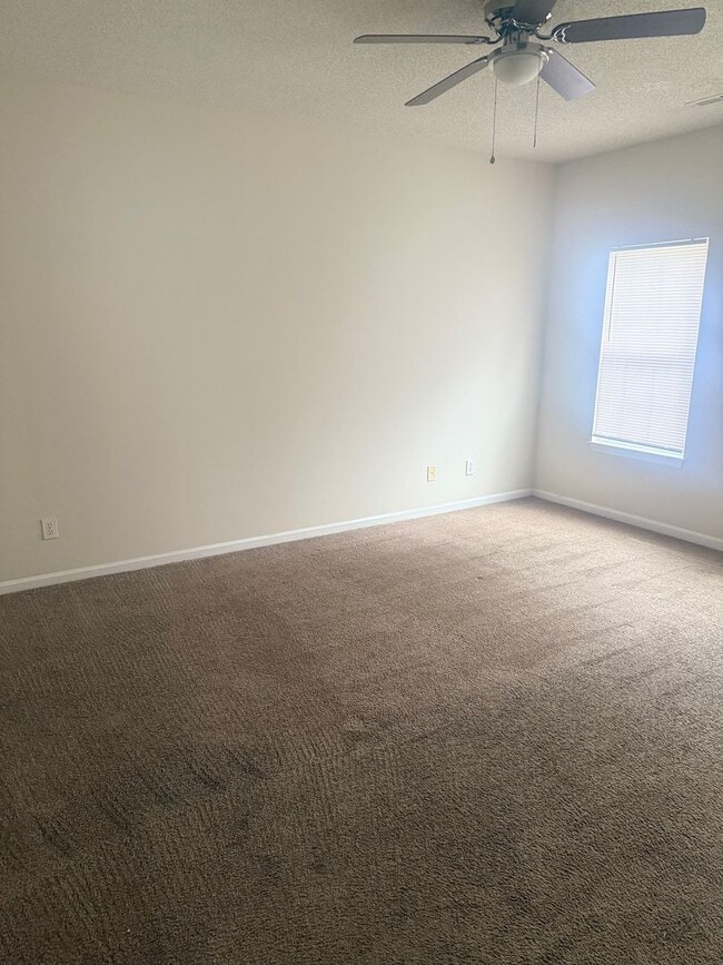 Building Photo - Moss Creek Place - AVAILABLE NOW