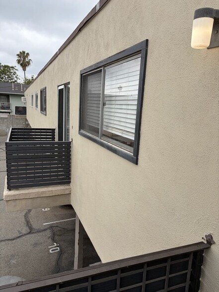 Building Photo - 1305 Garfield Ave
