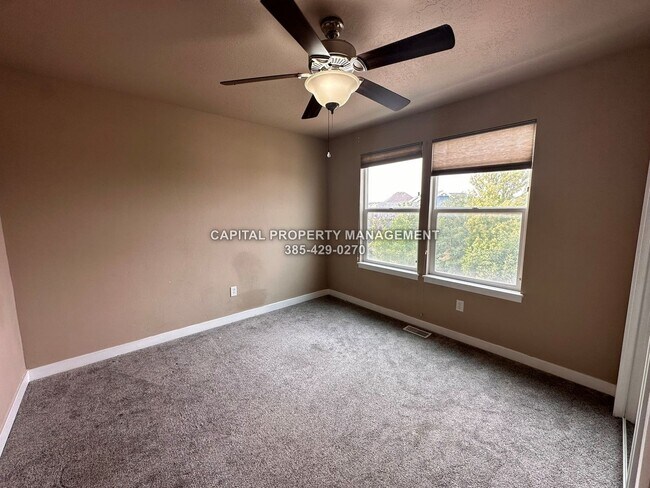 Building Photo - Townhome in Daybreak