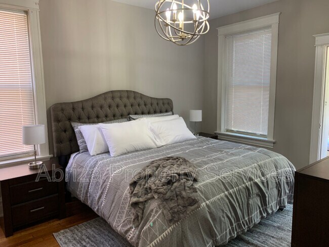 Building Photo - 1651 S Spring Ave