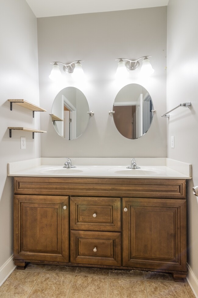 Building Photo - 8513 Loxton Cir