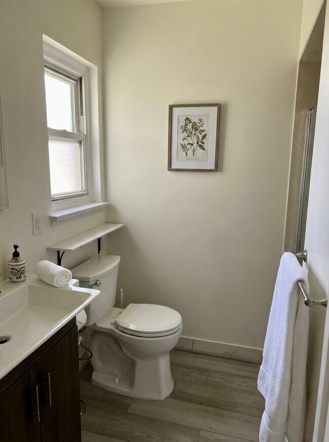 Building Photo - 20254 Meadowlark Dr