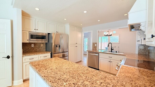 Building Photo - Gorgeous Two (2) Suites--- Executive Style 2BD/2.5BA + Loft, Two-Story TH at The Lake at Canyon L...