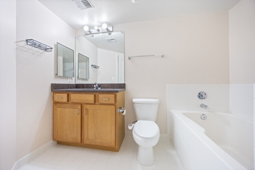 Building Photo - 414 Water St