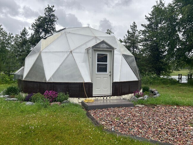 Building Photo - Amazing Home on the River with Greenhouse,...