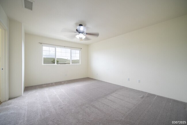 Building Photo - 3 BED 2.5 BATH 2 PARKING IN EWA BEACH