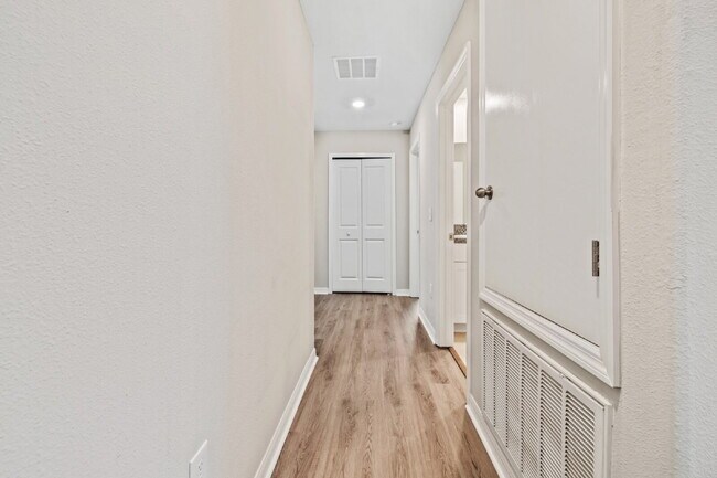 Building Photo - 7205 Ronnie Gardens Ct