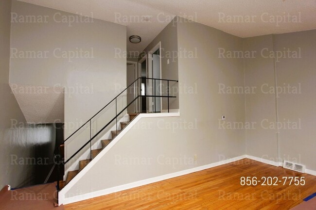 Building Photo - 2442 Wainwright St