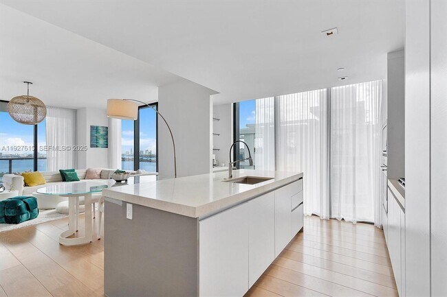 Building Photo - 788 NE 23rd St