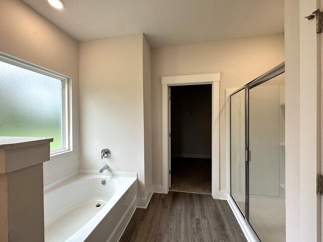 Building Photo - 1105 Shoal River Dr