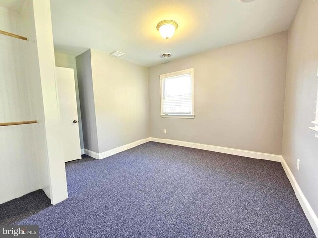 Building Photo - 8681 Mar Lynn Dr