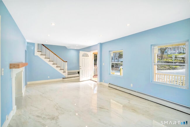 Building Photo - 341 Lincoln St