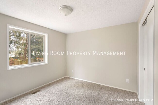 Building Photo - 8715 NE 109th Ct