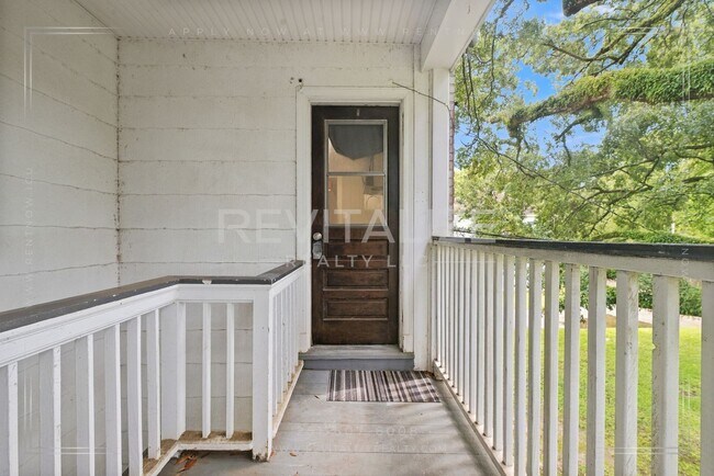 Building Photo - 214 Upham St